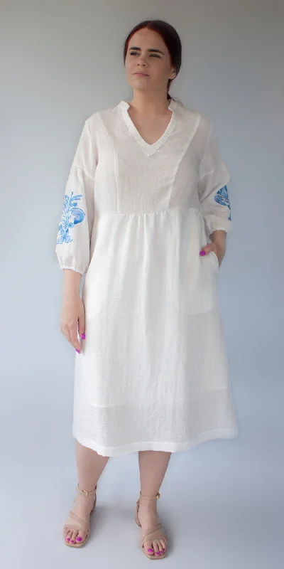 Linen dress with embroidered sleeves Beach unclassified dresses