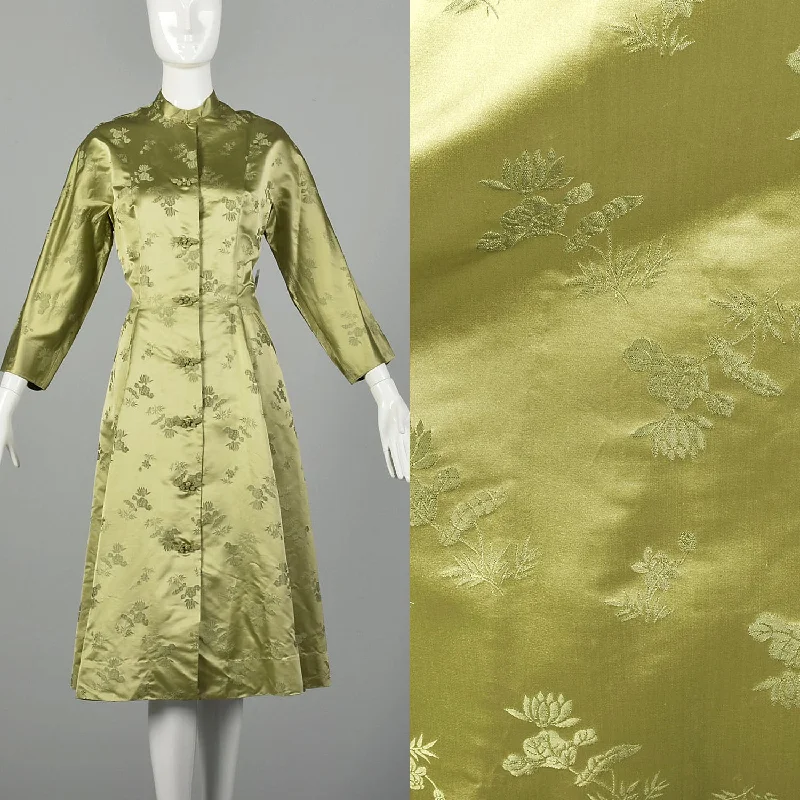 Medium 1960s Sage Green Asian Dress Hand Sewn Silk Frog Closures Cocktail unclassified dresses